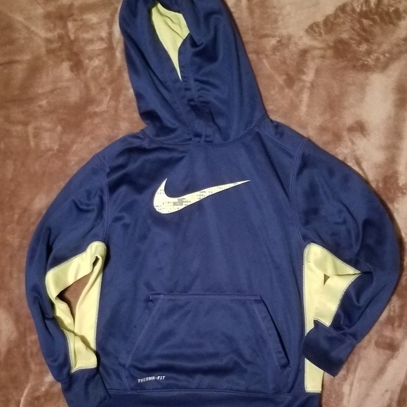 3 for $10 (on all items $10 or less in closet) Nike Therma-Fit Hoodie. Size M - Picture 1 of 3